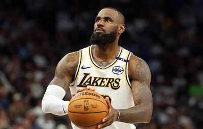 LeBron James celebrates 41st birthday as Los Angeles Lakers teammates surprise him after practice