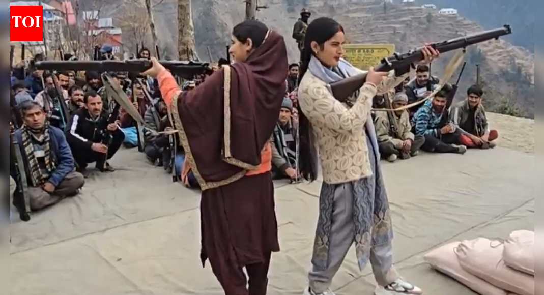 Handling automatic rifles, self-defence: Army trains Village Defence Guards in J&K - watch