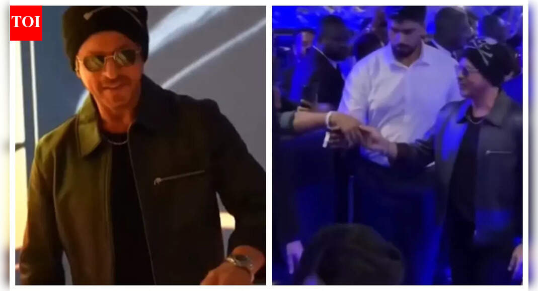 Shah Rukh Khan attends event in Dubai; has the sweetest reaction to fan's Happy New Year greeting - WATCH