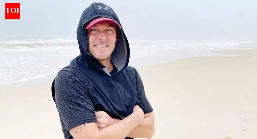 'World stands with you, Matto': Damien Martyn in induced coma, battles meningitis