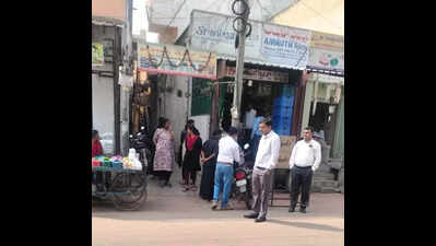 CBI raids houses of former minister aides in Ballari