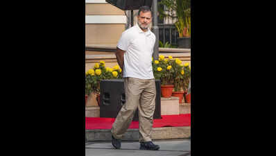 Chief examination of Savarkar’s grandnephew in defamation case against Rahul Gandhi completed before Pune court