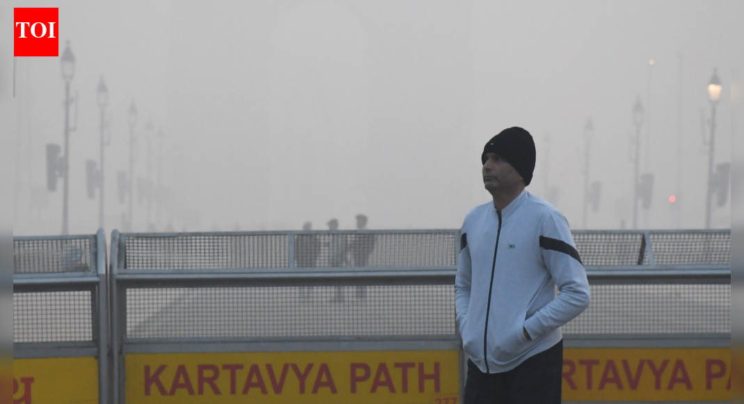 New Year, same air: Delhi starts 2026 with ‘very poor’ AQI at 372; Anand Vihar worst hit