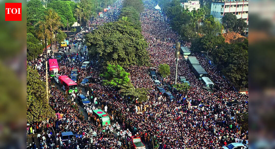 Thousands join funeral prayers for Zia