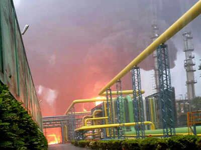 Domestic natural gas consumption to surge by 3-4% in FY27 by expansion of City Gas Distribution: ICRA