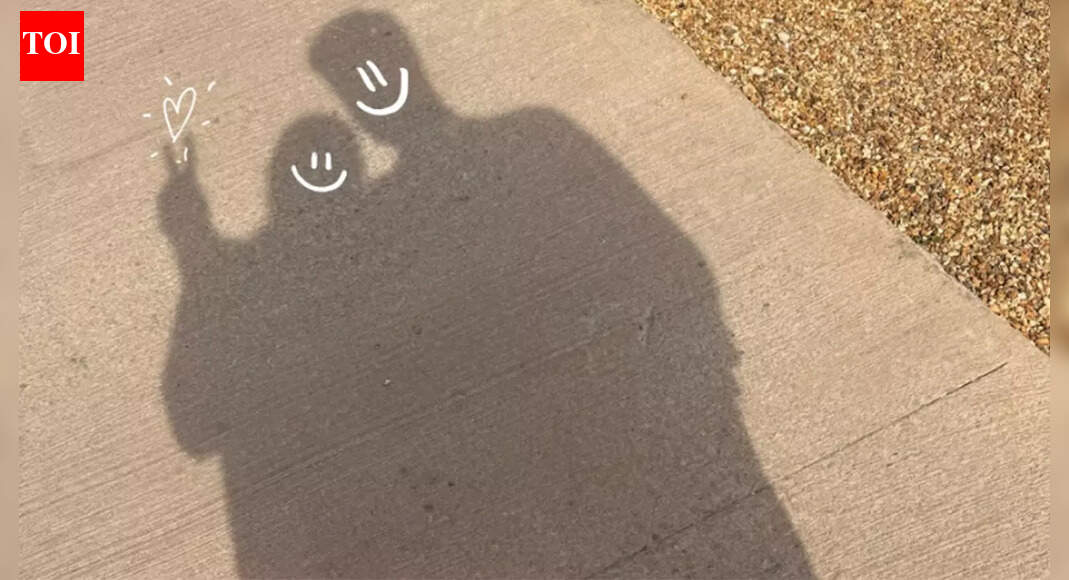 Kriti Sanon shares RARE photo with rumored beau Kabir Bahia while bidding farewell to 2025: 'Manifesting a “Cocktail