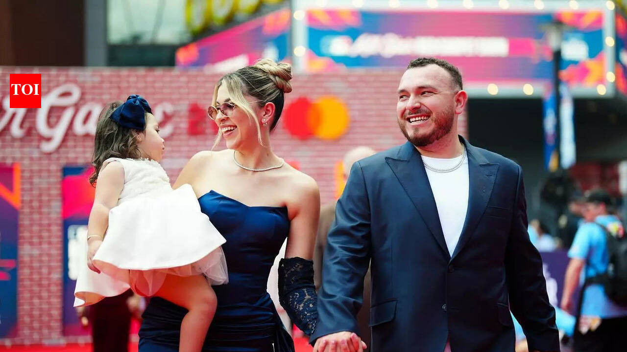 Alejandro Kirk and Sofia Castaneda relationship timeline: Inside the quiet  love story behind the Blue Jays catcher | MLB News - The Times of India