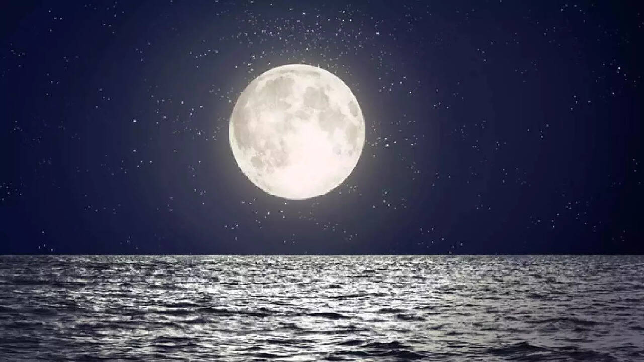 Full Moon in Cancer Ritual: 5 Things You Must Release Before the First  Purnima of 2026 - The Times of India