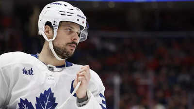 Maple Leafs’ playoff hopes teeter as Auston Matthews faces a dual crisis that’s rattling Toronto’s championship dreams