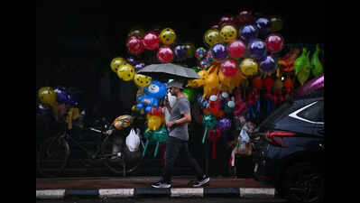Mumbai wakes up to unseasonal rain showers on the first day of 2026