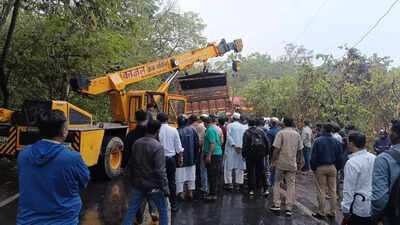 Truck driver dies after being hit by BEST bus in Aarey Colony in Mumbai