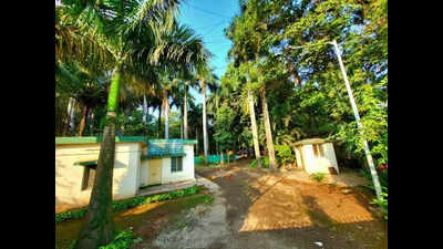 Court rejects bail plea of suspended sub registrar in Mundhwa land deal case