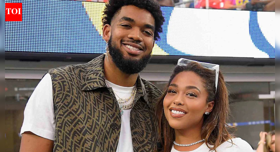 “Holiday cheer” - Jordyn Woods drops adorable moment featuring Karl-Anthony Towns from San Antonio's New Year's trip