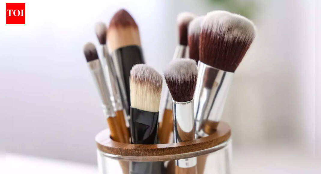 Types of face brushes and how they improve makeup finish