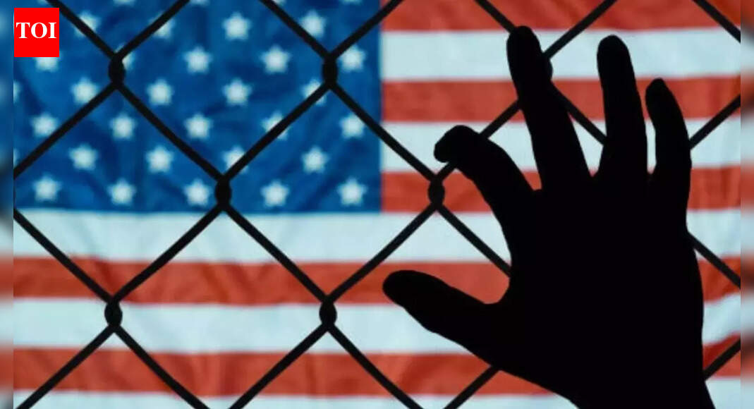 जब छापे खाली वेतन चेक: आप्रवासन प्रवर्तन कैसे चुपचाप अमेरिका के कार्यबल को कम कर रहा है