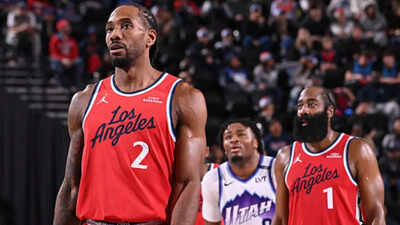 “What a monster!”: Fans react to Kawhi Leonard’s 4th quarter pure domination against Utah Jazz
