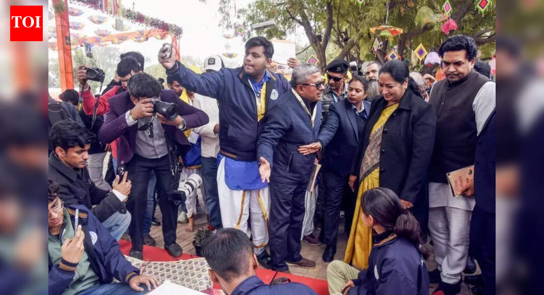 CM inaugurates Shabdotsav, pitches culture as India’s strength