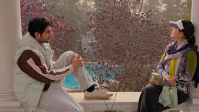 Sara Ali Khan and Ibrahim Ali Khan celebrate New Year at Pataudi Palace; fans call the siblings ‘cute and sweet’