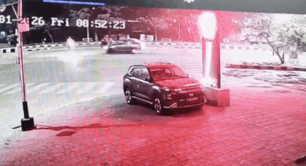 Surat high-end car crash: Reckless speedsters turn VIP Road into racing track; woman feeding baby injured