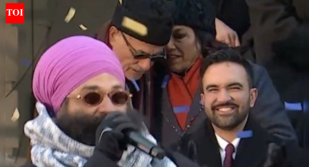 ‘New York vich munda rehnda’: Punjabi beats by ‘Babbulicious’ ring out at Mamdani oath