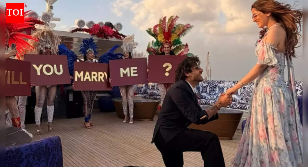 कृति सेनन की बहन नूपुर सेनन ने स्टेबिन बेन के साथ रिंग्स एक्सचेंज की; स्वप्निल प्रस्ताव की तस्वीरें दिल जीत लेती हैं |