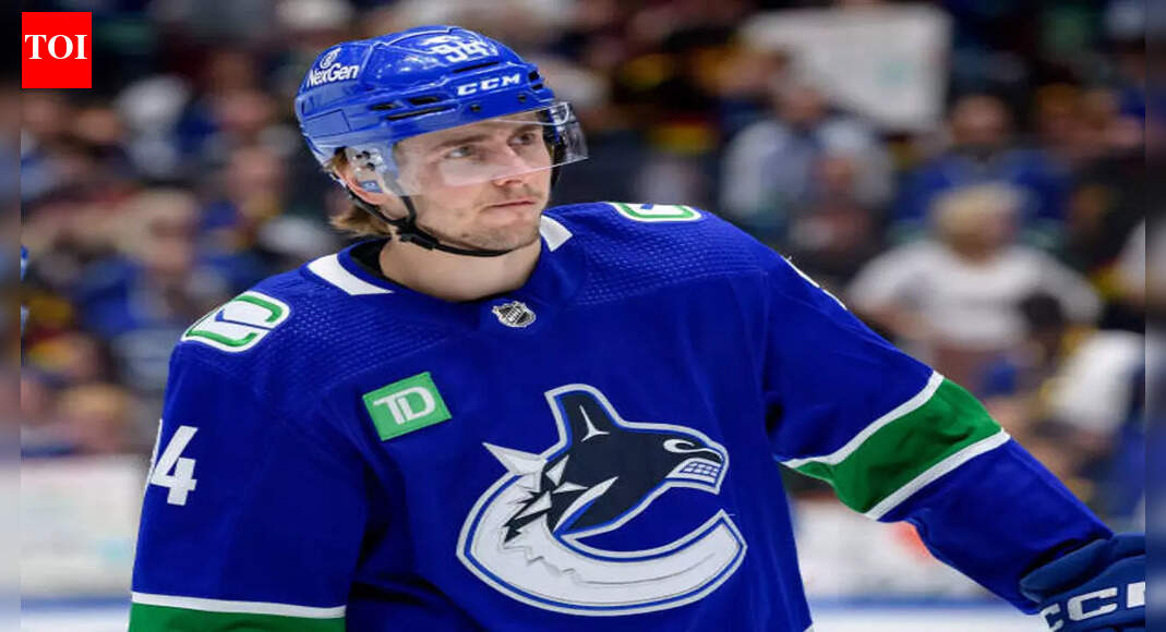 Vancouver Canucks sign Linus Karlsson to two-year, $2.25 million contract extension, GM Patrik Allvin confirms