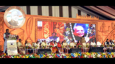 CM hails JB Patnaik’s scholarly legacy, steady leadership