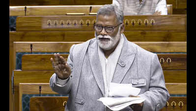 बिहार की महिलाओं पर टिप्पणी को लेकर विवाद तेज हो गया है