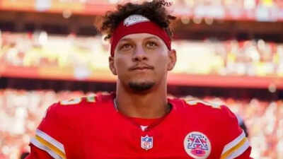 Patrick Mahomes laughs off rehab forfeit after losing college football bet to Chiefs rookie