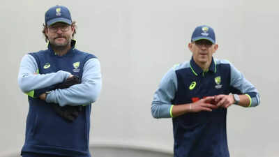 Ashes: Australia coach says 'spin bowling incredibly important' as team goes without spinner in Sydney Test