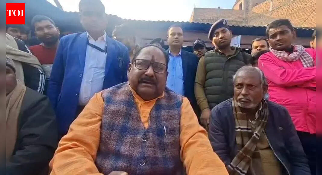 Minister flags police negligence over land, road encroachment in Bettiah