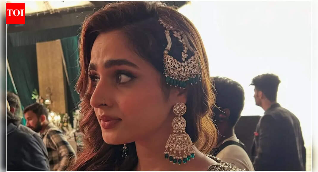 Ayesha Khan shares heartfelt gratitude as Ranveer Singh starrer Dhurandhar's hit track ‘Shararat’ with Krystal D'Souza hits 100M views: 'Surreal experience indeed'