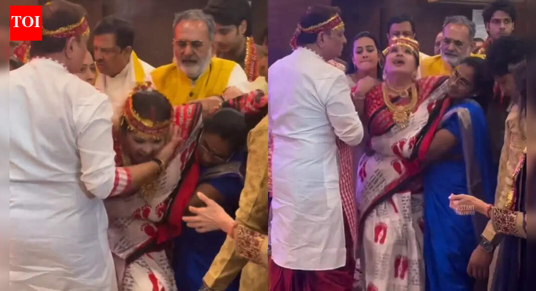 Sudha Chandran gets soaked into divine energy, gets overwhelmed by emotions as she cries her heart out, bites someone, dances at 'Mata Ki Chowki' - WATCH VIDEO