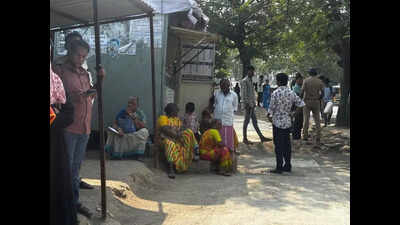 Commuters struggle as busy Guindy Race Course Road bus stop has no seats, CCTV