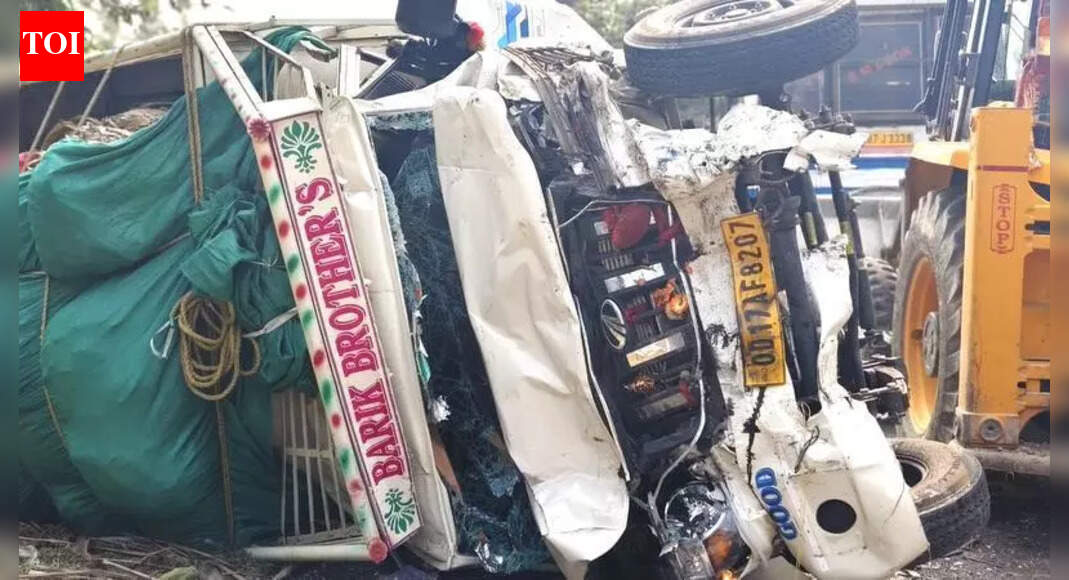 25 injured in road accident in Ganjam | Bhubaneswar News - The Times of ...