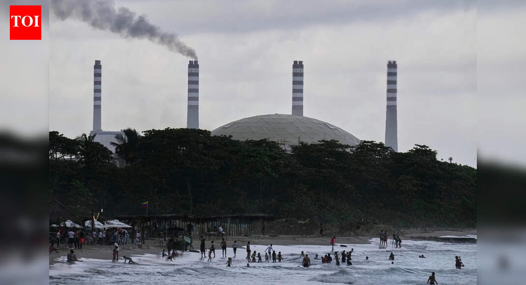 Venezuela has world's largest oil reserve, but output just 1% of total