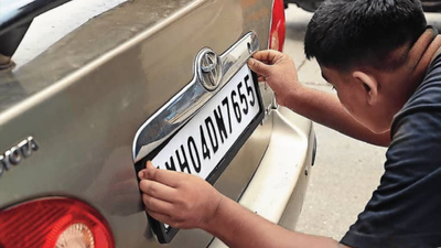 Deadline ends: 27L Maharashtra vehicles yet to adopt high security registration plates; RTOs to begin enforcement