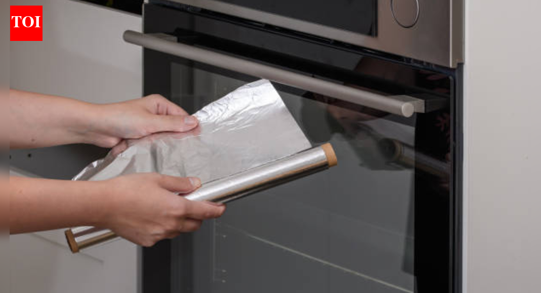 Do you use aluminum foil to store or bake food? Doctor explains when you need to be cautious