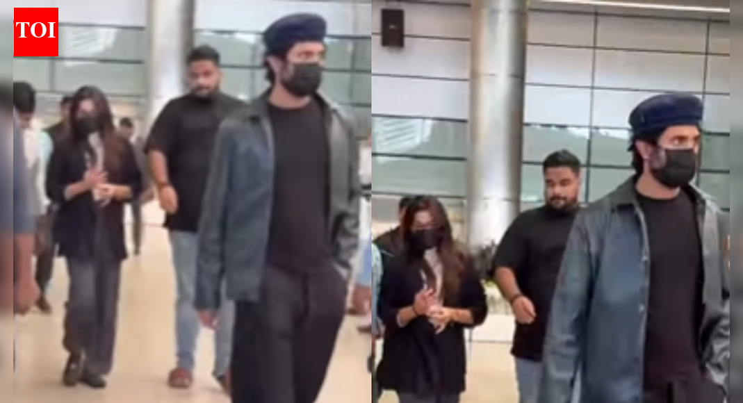 Rashmika Mandanna and Vijay Deverakonda spotted together at the airport after New Year's vacation