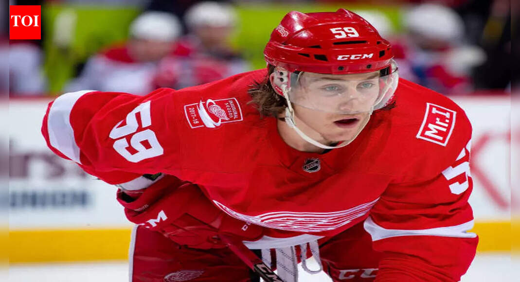 Tyler Bertuzzi’s hat trick in overtime leads Chicago Blackhawks to 3-2 win over Vegas Golden Knights