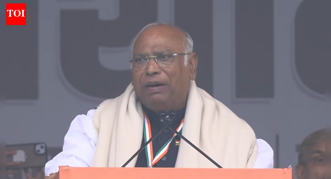 'Mogambo khush hua': Kharge likens Trump's actions to Hitler, Mussolini; takes shot at PM Modi
