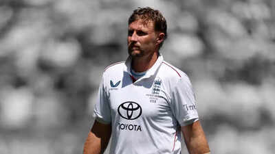 'Not playing to survive': Joe Root defends Smith's approach after poor dismissal in fifth Ashes Test