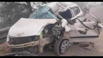 2 dead, 4 injured in 6-vehicle pile up in Agra due to dense fog