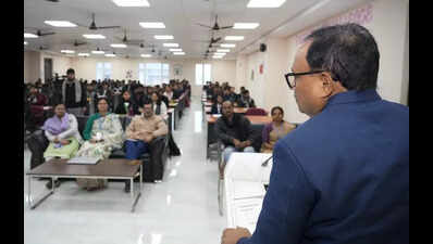 राजेंद्र प्रसाद केंद्रीय कृषि विश्वविद्यालय अपने छात्रों को नाममात्र शुल्क पर ड्रोन पायलट के रूप में प्रशिक्षित करेगा