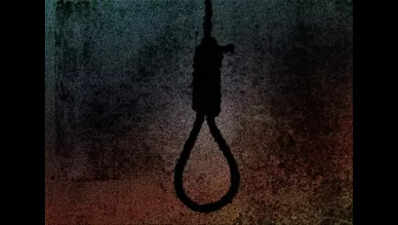 Casual staff of Bokaro district collectorate found hanging