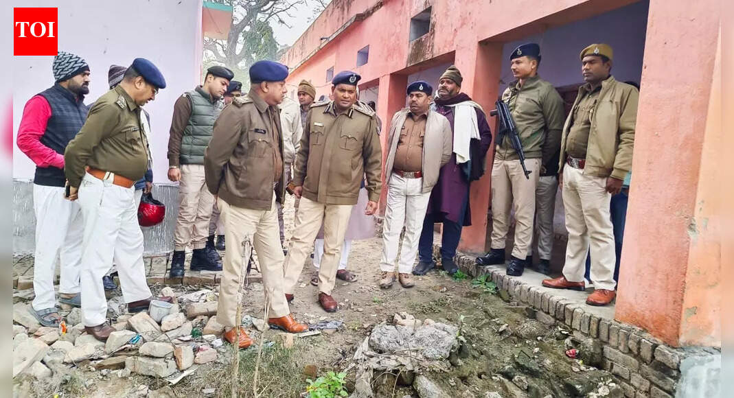 Thieves steal ancient idols from Ram Janki temple in Saran