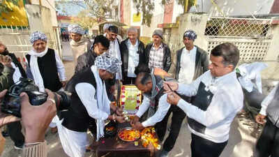 Pot luck runs out: ‘Antique’ deg dug up in Tonk turns out to be just soil