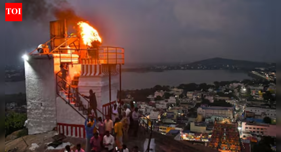 Thirupparankundram lamp lighting row: Madras HC upholds order allowing Karthigai Deepam on 'Deepathoon'