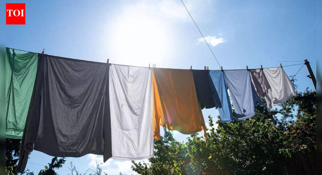 Simple tricks to dry clothes faster in winter without any sunlight