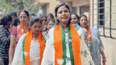9 months pregnant, BJP candidate Namita Pawar hits the streets to campaign in Nalasopara West
